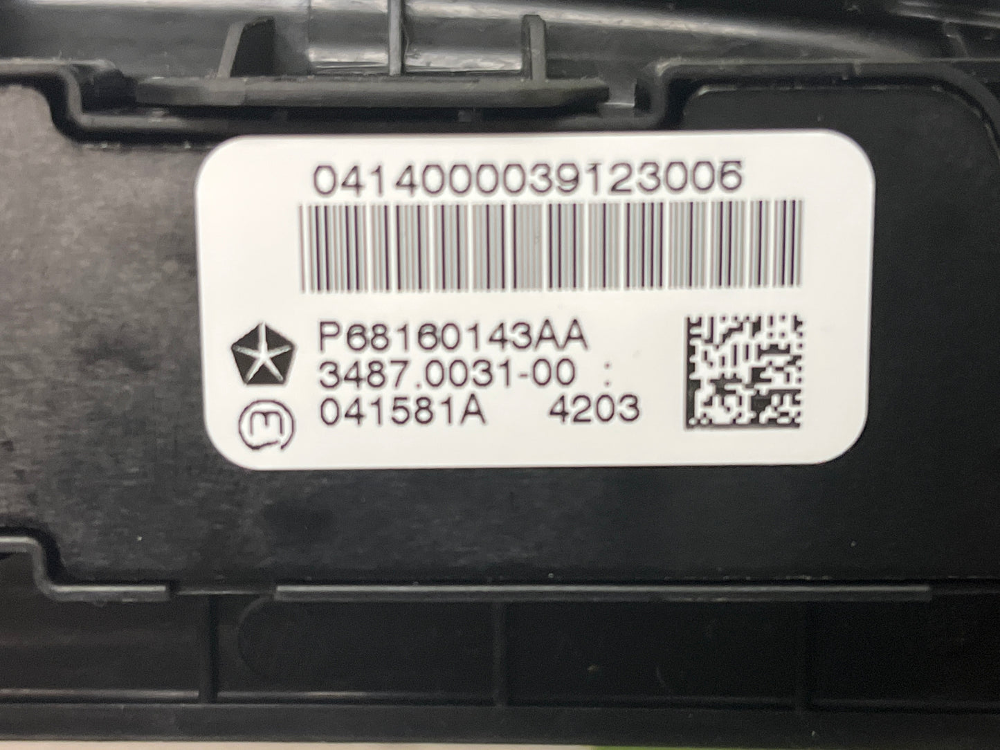 2015 - 2017 Chrysler 200 Bezel Dash Trim w/ Vents